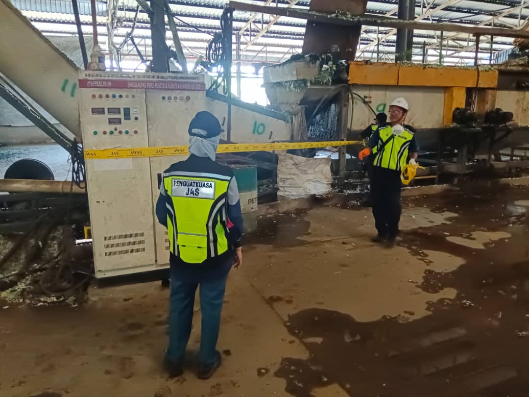 21 warga asing ditahan bersama e-waste bernilai RM117.5 juta