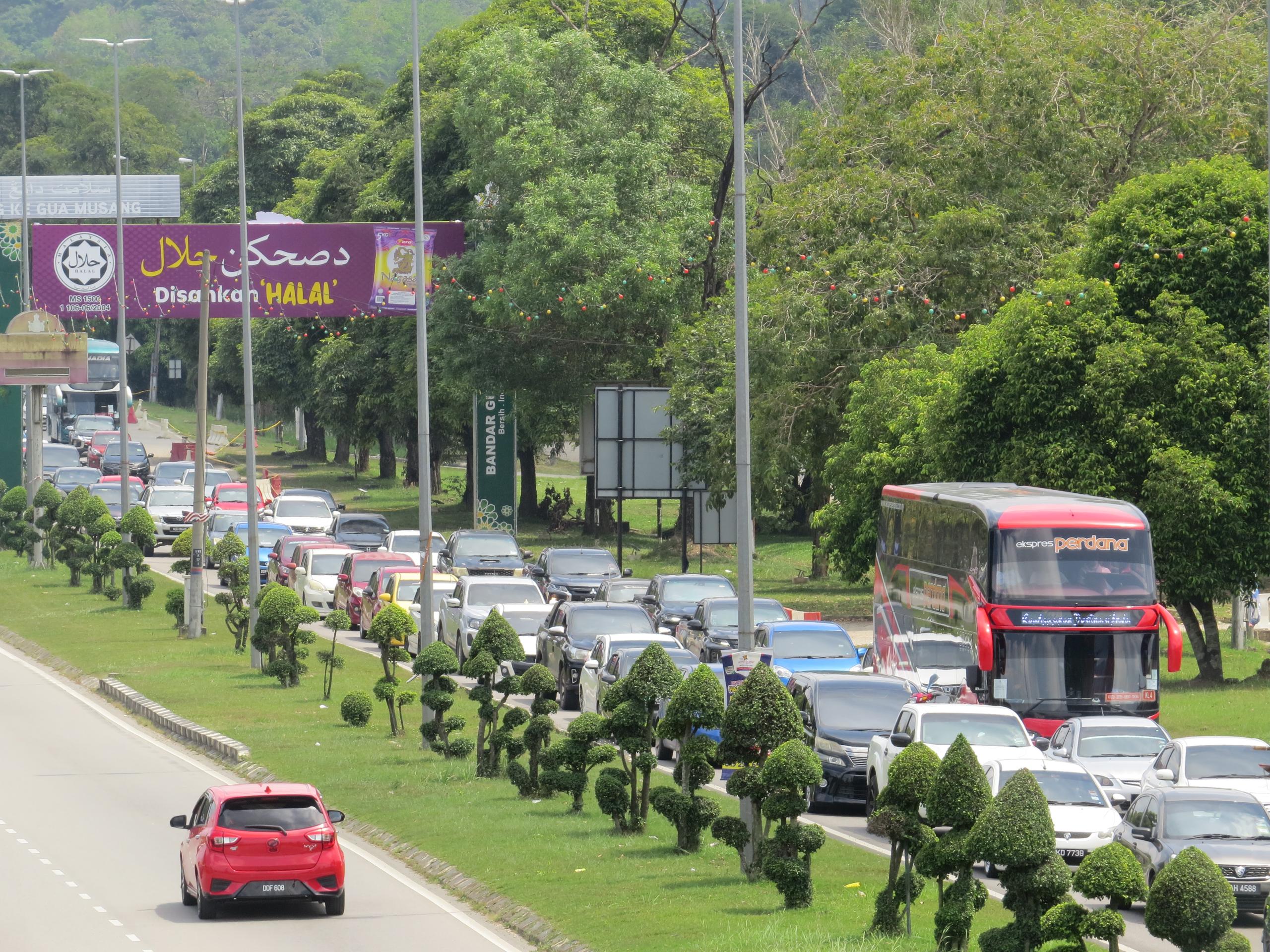 Pilih balik awal, perit redah kesesakan hampir 20 jam