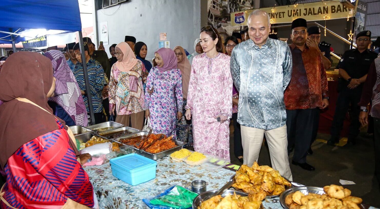 Sultan Nazrin, Tuanku Zara kunjungi bazar Ramadan