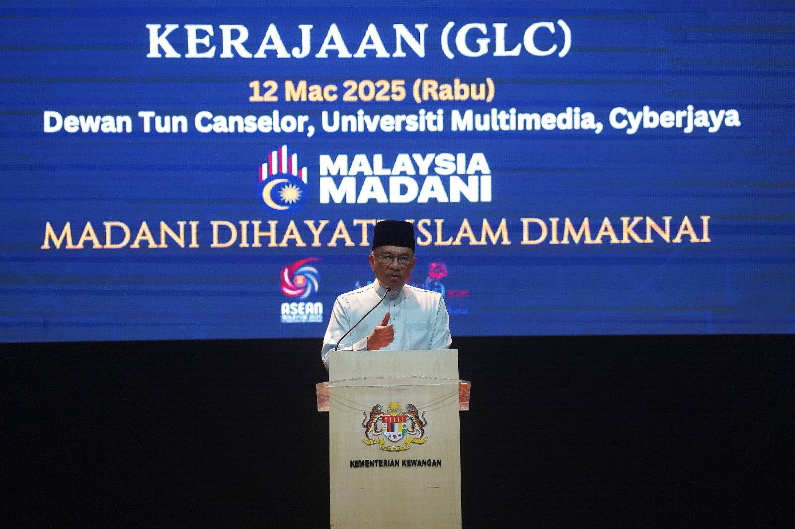 Anwar cadang 70 peratus pelajar SBP, MRSM pilih bidang STEM mulai tahun hadapan