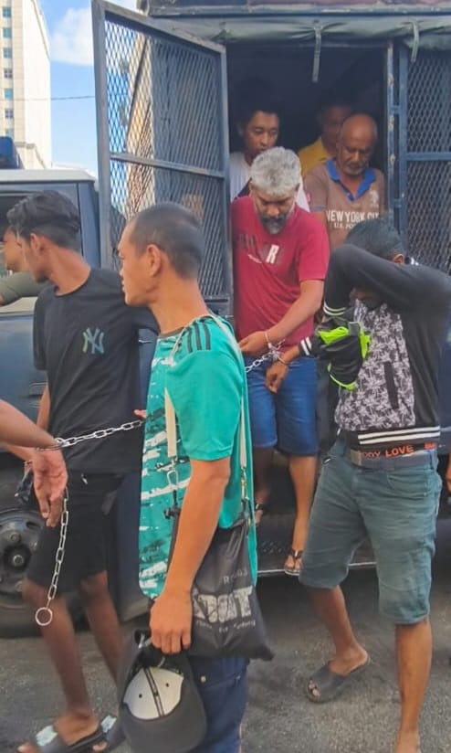 4 termasuk seorang wanita didakwa miliki, edar dadah hampir 32 kilogram