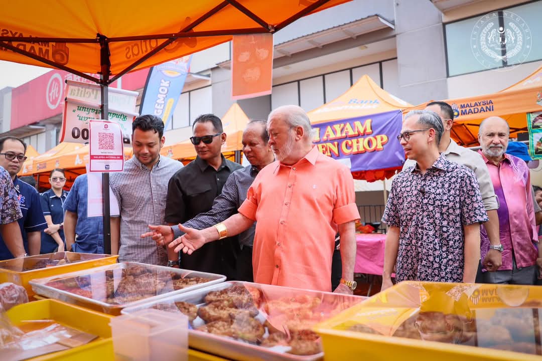 Sultan Ibrahim berangkat kunjungi Bazar Ramadan Bangsar