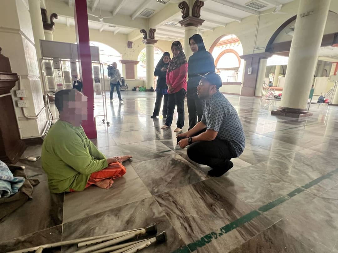 Nelayan dari Thailand raih RM100 sehari dengan mengemis