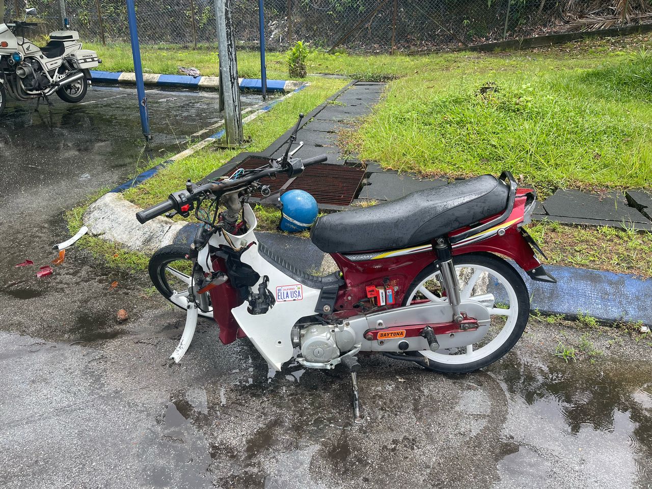 Pemuda maut motosikal bertembung kereta