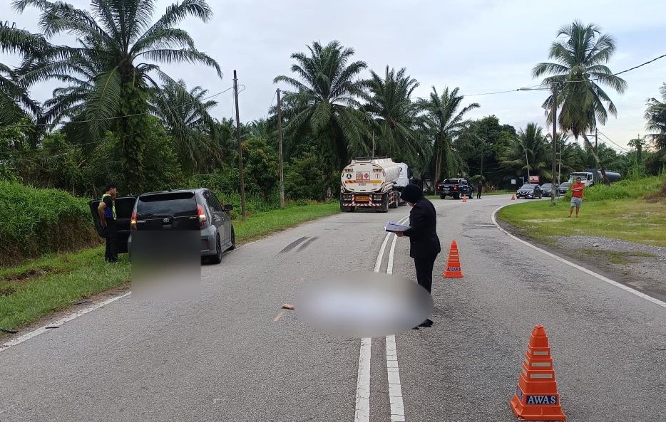 Wanita maut dilanggar lori tangki selepas tercampak keluar dari kereta
