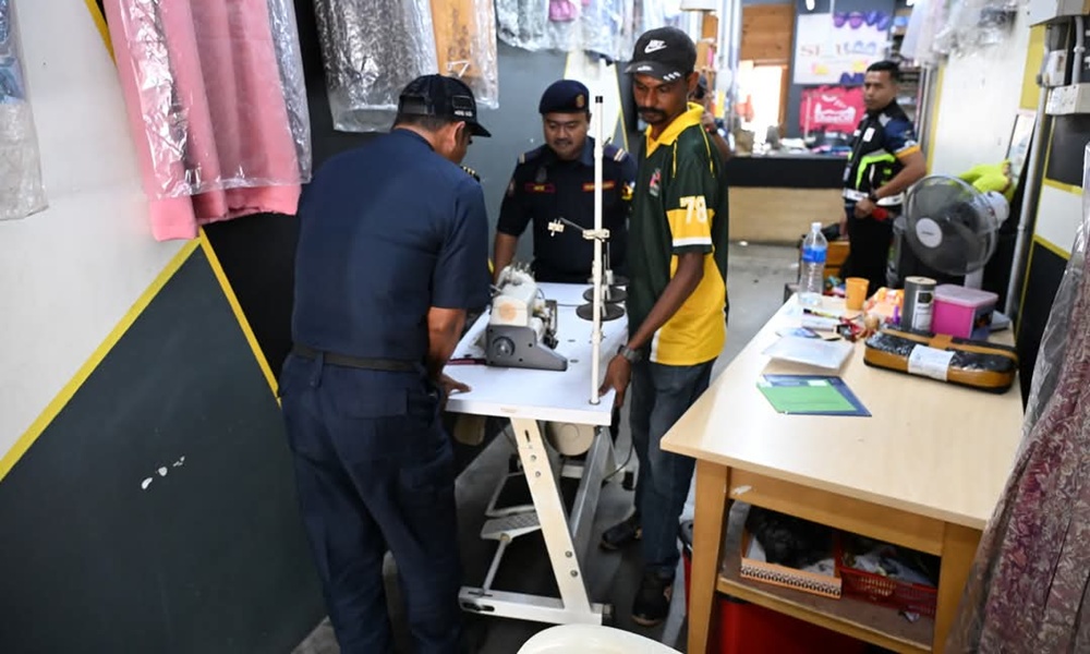 Kedai warga asing Puncak Alam digempur