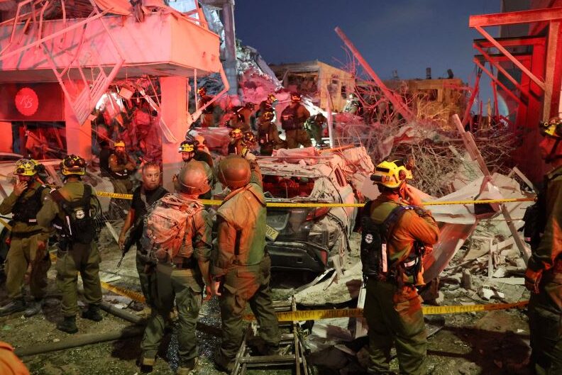Israel berkata 8 maut, lebih 130 cedera dalam serangan Iran