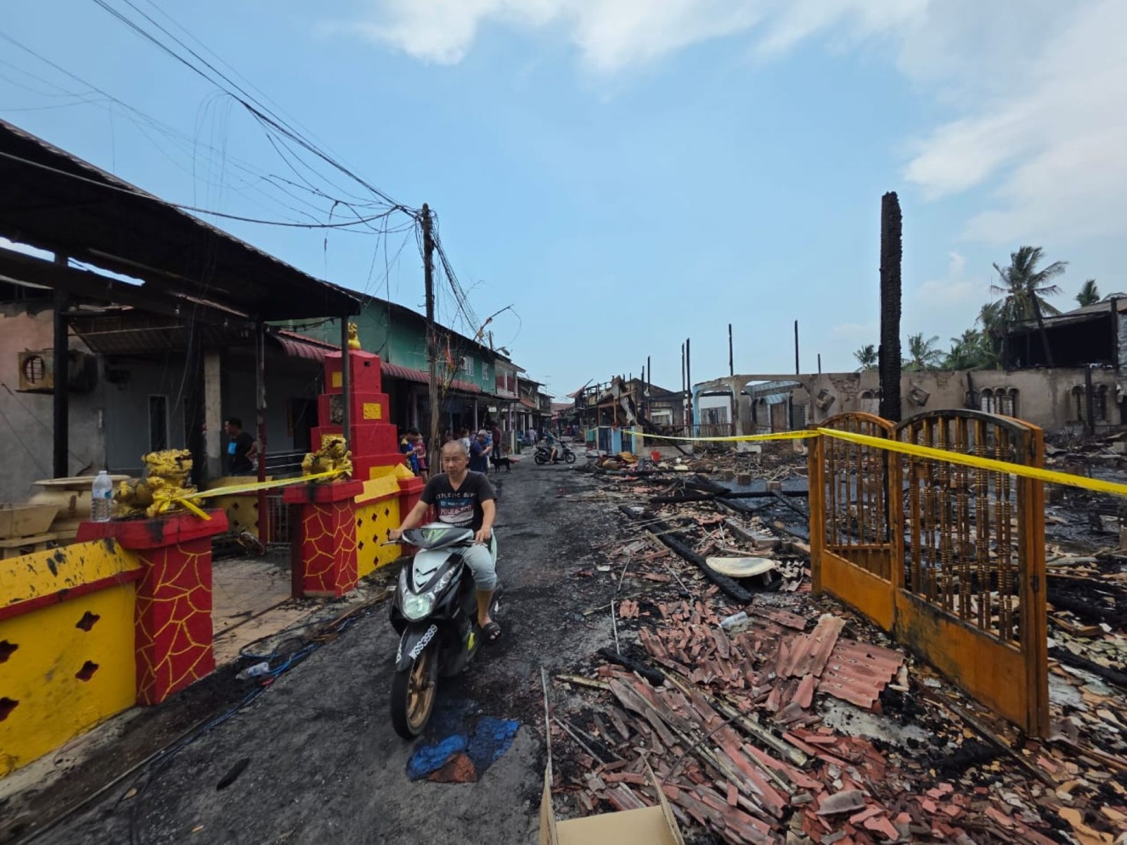 21 rumah kampung nelayan Hutan Melintang terbakar