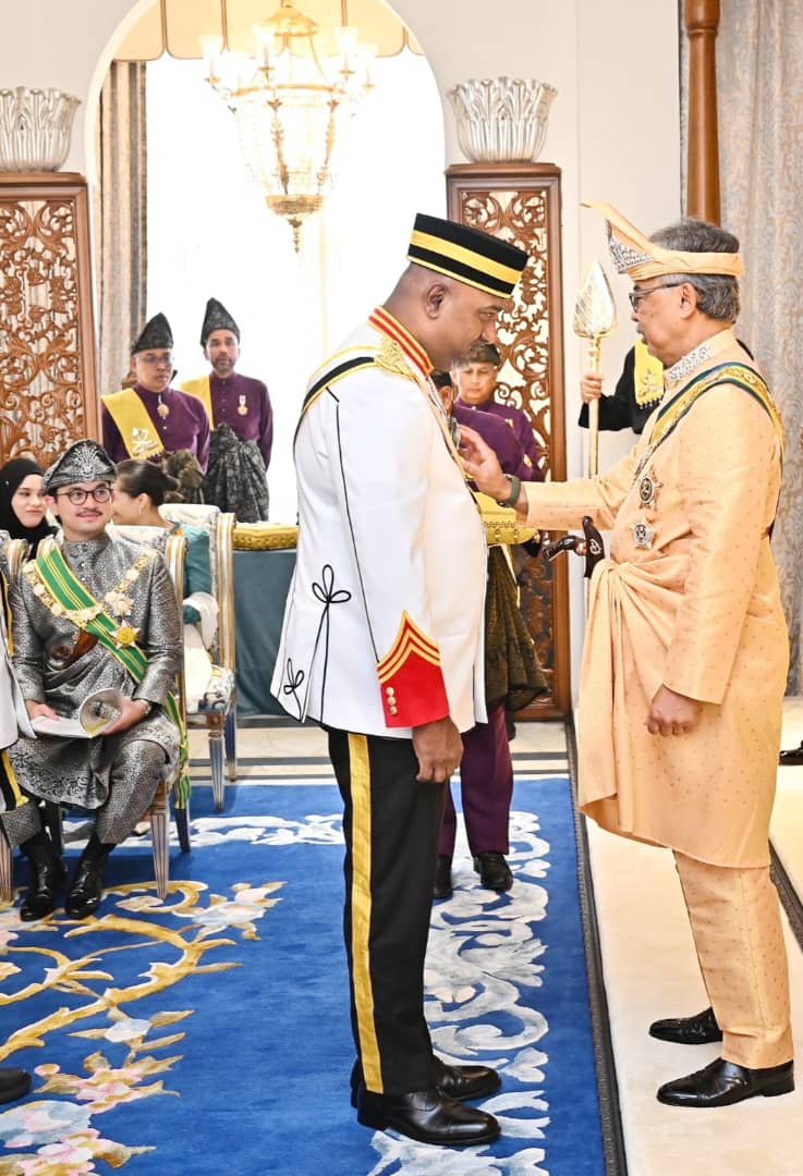 Christopher Raj terima Darjah Indera Mahkota Pahang
