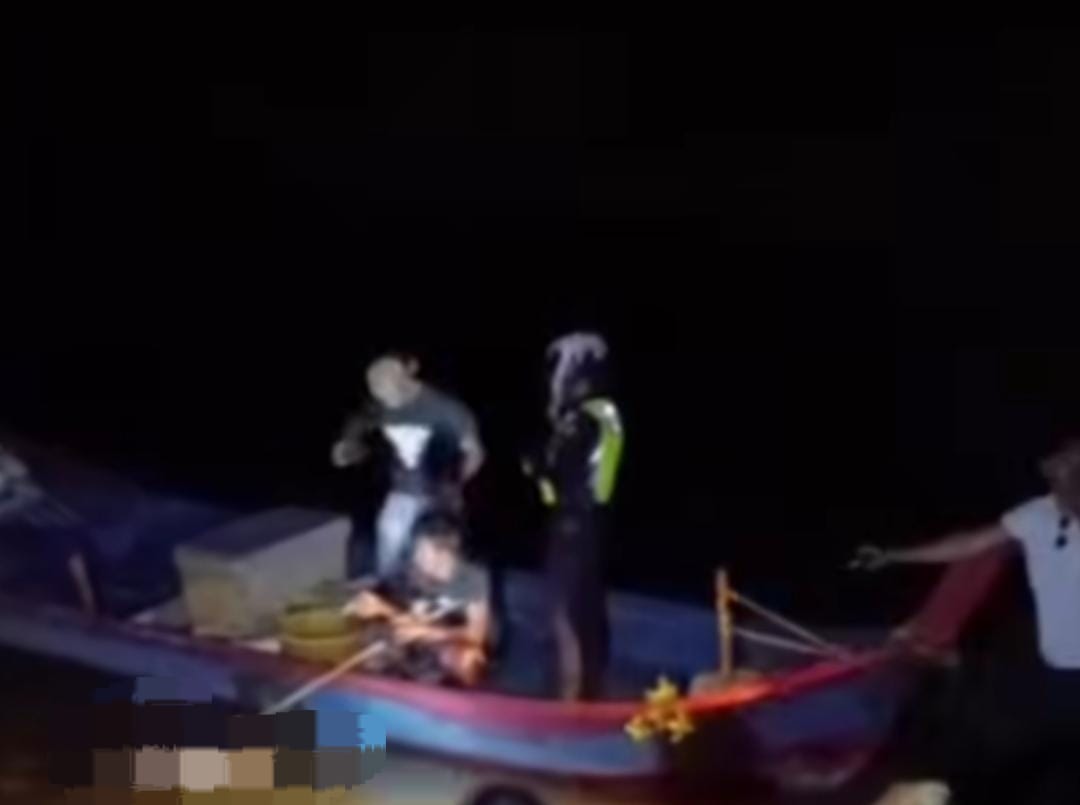 Mayat lelaki dijumpai di Pantai Bukit Bubus Mayat lelaki dijumpai di Pantai Bukit Bubus