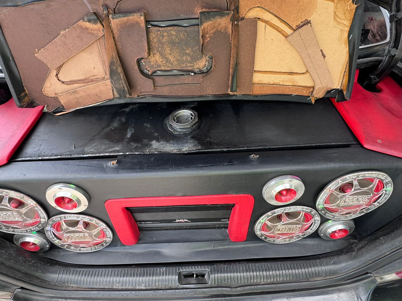 Lelaki Thailand ditahan cuba seludup 400 liter petrol Lelaki Thailand ditahan cuba seludup 400 liter petrol