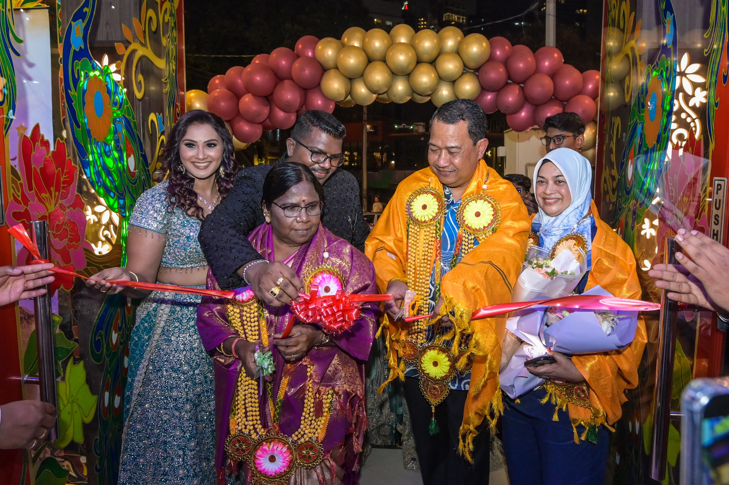 India Gate buka cawangan ke-14 di Bukit Bintang India Gate buka cawangan ke-14 di Bukit Bintang