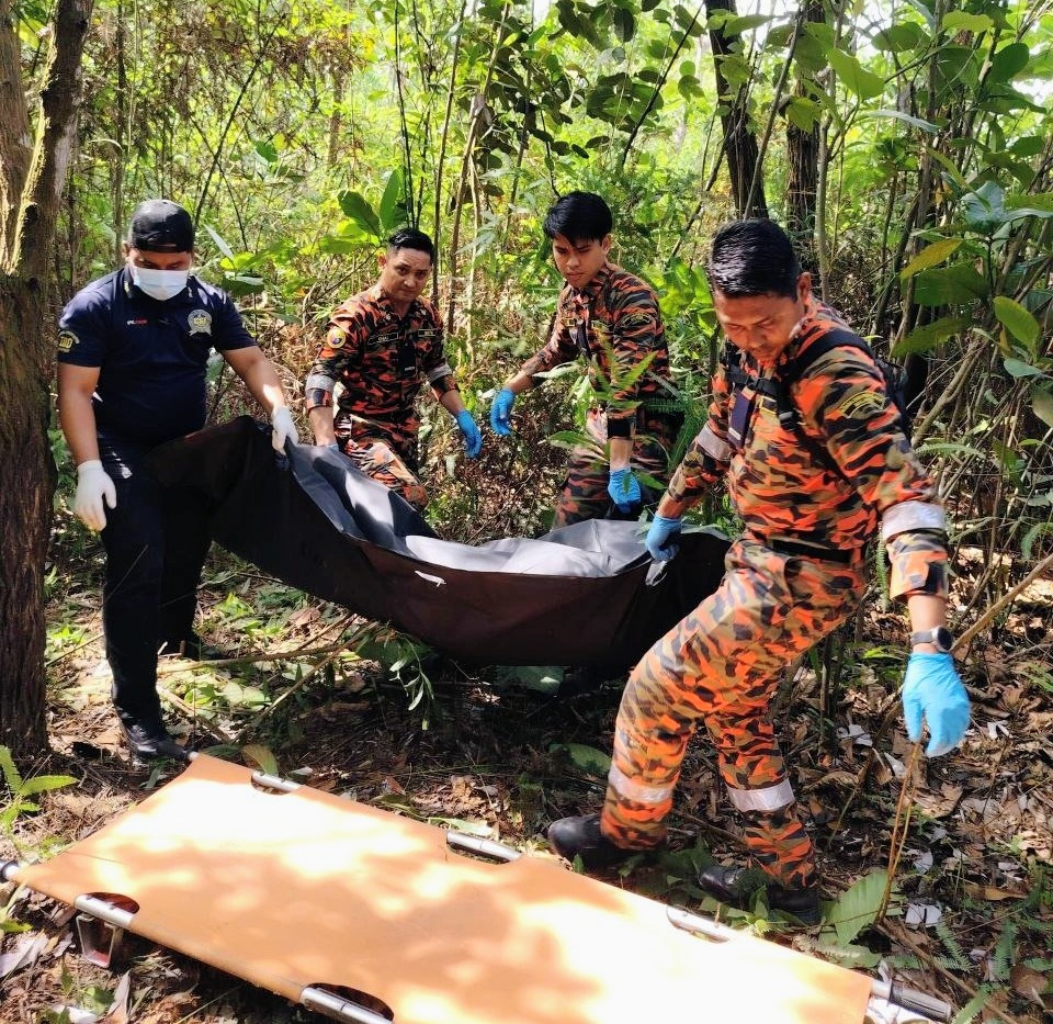 Mayat lelaki dilapor hilang ditemukan dalam hutan Mayat lelaki dilapor hilang ditemukan dalam hutan