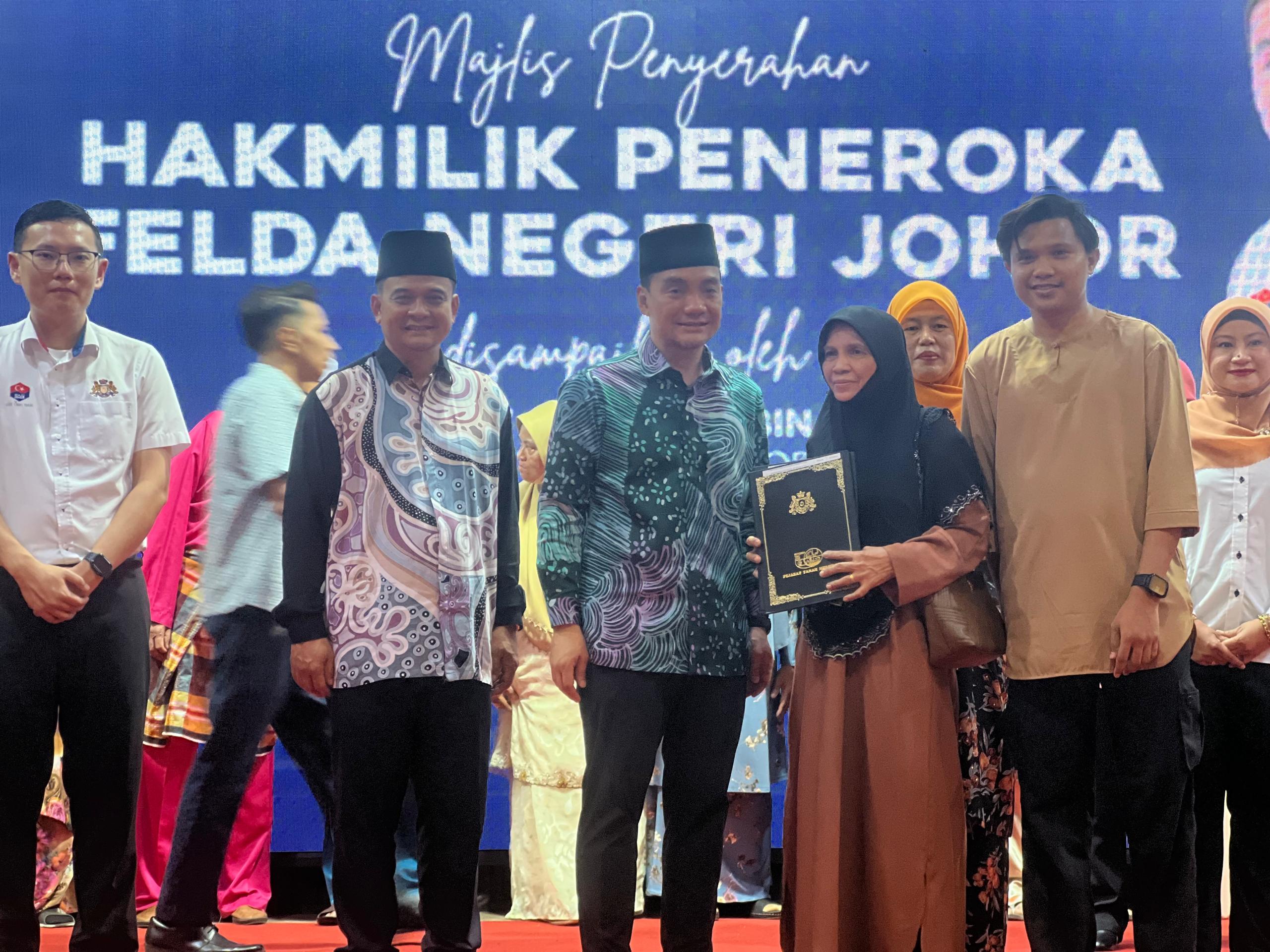 Onn Hafiz dakwa dihalang lakukan program di tanah rancangan Felda Onn Hafiz dakwa dihalang lakukan program di tanah rancangan Felda