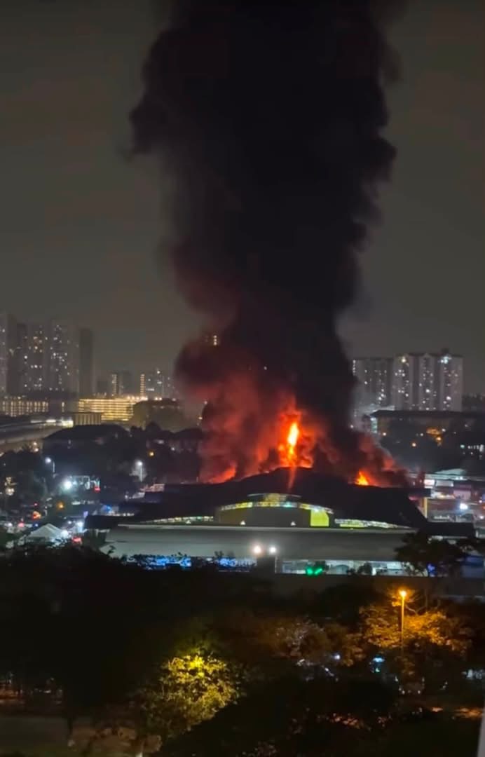 Pasar Borong Selangor terbakar, siri letupan kecil akibat gas metana Pasar Borong Selangor terbakar, siri letupan kecil akibat gas metana