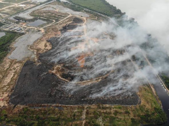 Demandez l’aide du gouvernement central si vous ne parvenez toujours pas à éteindre l’incendie à Pulau Burung