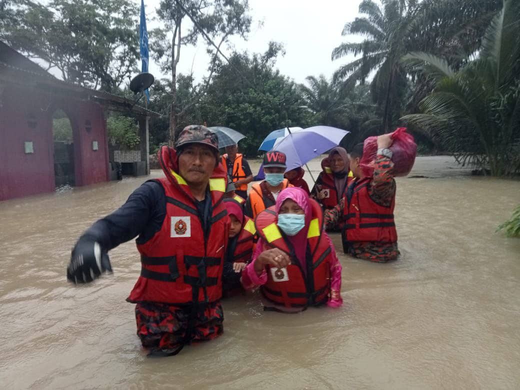 Keadaan banjir di Johor kian buruk, 1,703 mangsa dipindahkan