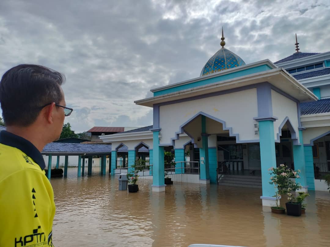 Tujuh masjid dijadikan PPS – Utusan Malaysia