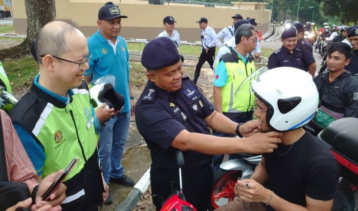 Johor dijangka sesak luar biasa, 2 juta kenderaan keluar masu