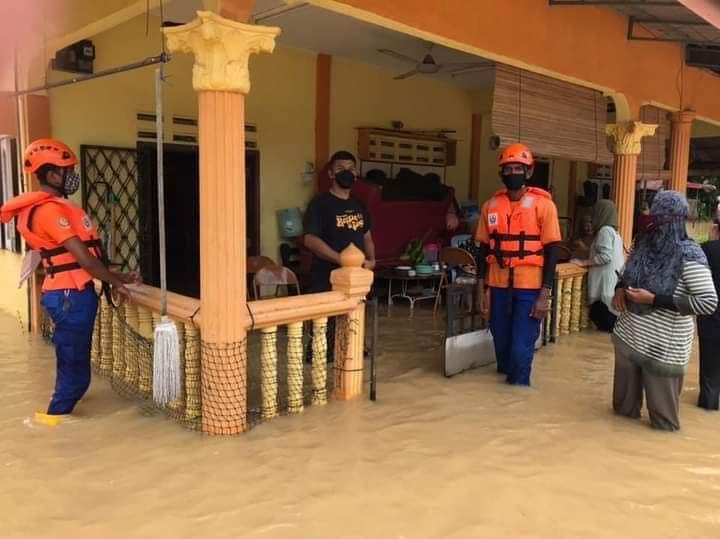 290 korban banjir di dua kabupaten