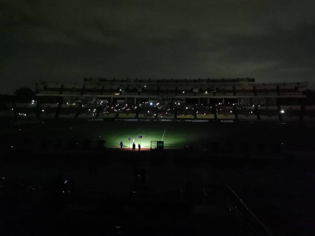 Stadium ‘gelap’, aksi Melaka-KL City ditangguhkan