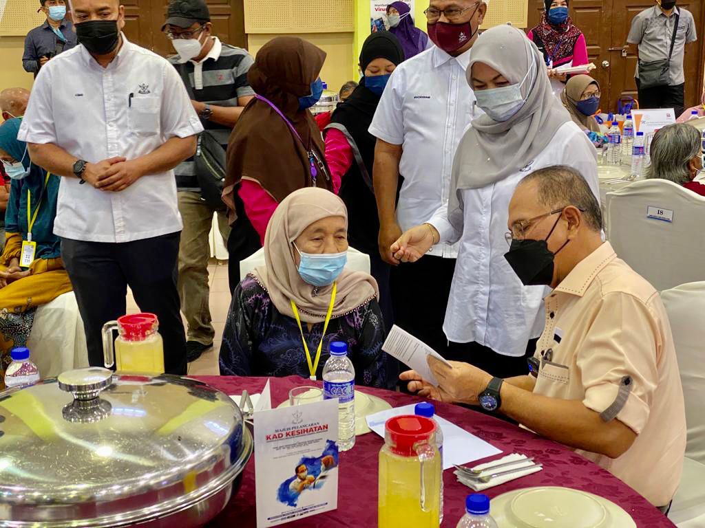 Pahang a alloué 10 millions de RM pour la carte de santé des personnes âgées