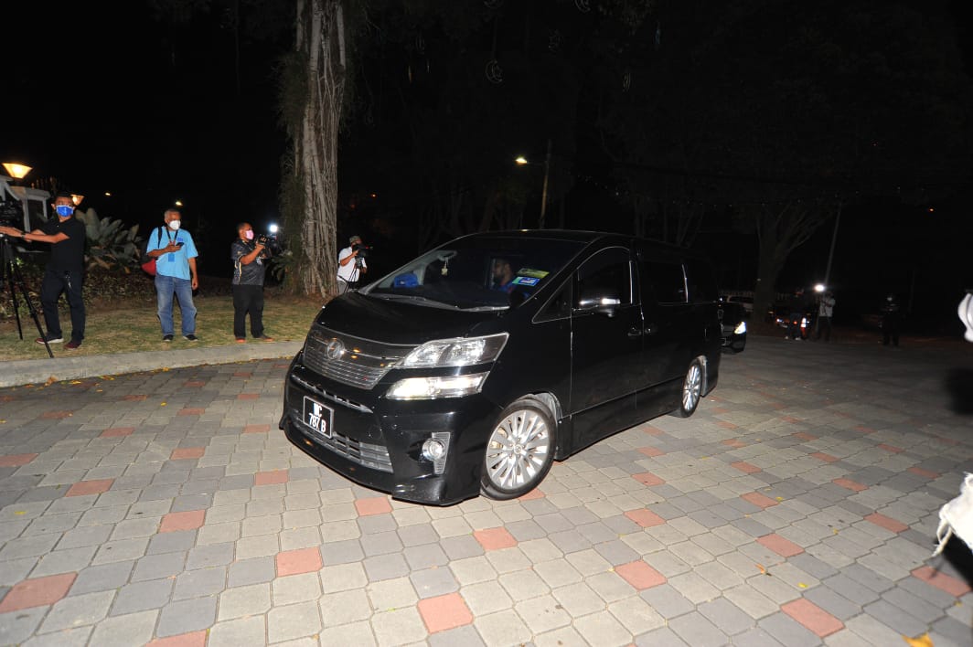 PRN Johor : La maison des Menteri Besar est au centre des préoccupations des médias