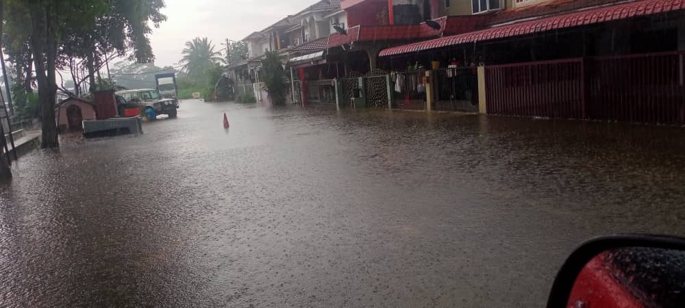 Banjir terkini kawasan Shah Alam