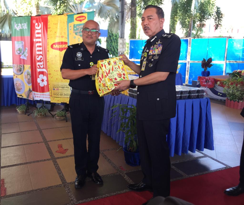 Polis Kelantan luluskan 34 permit jual mercun, bunga api