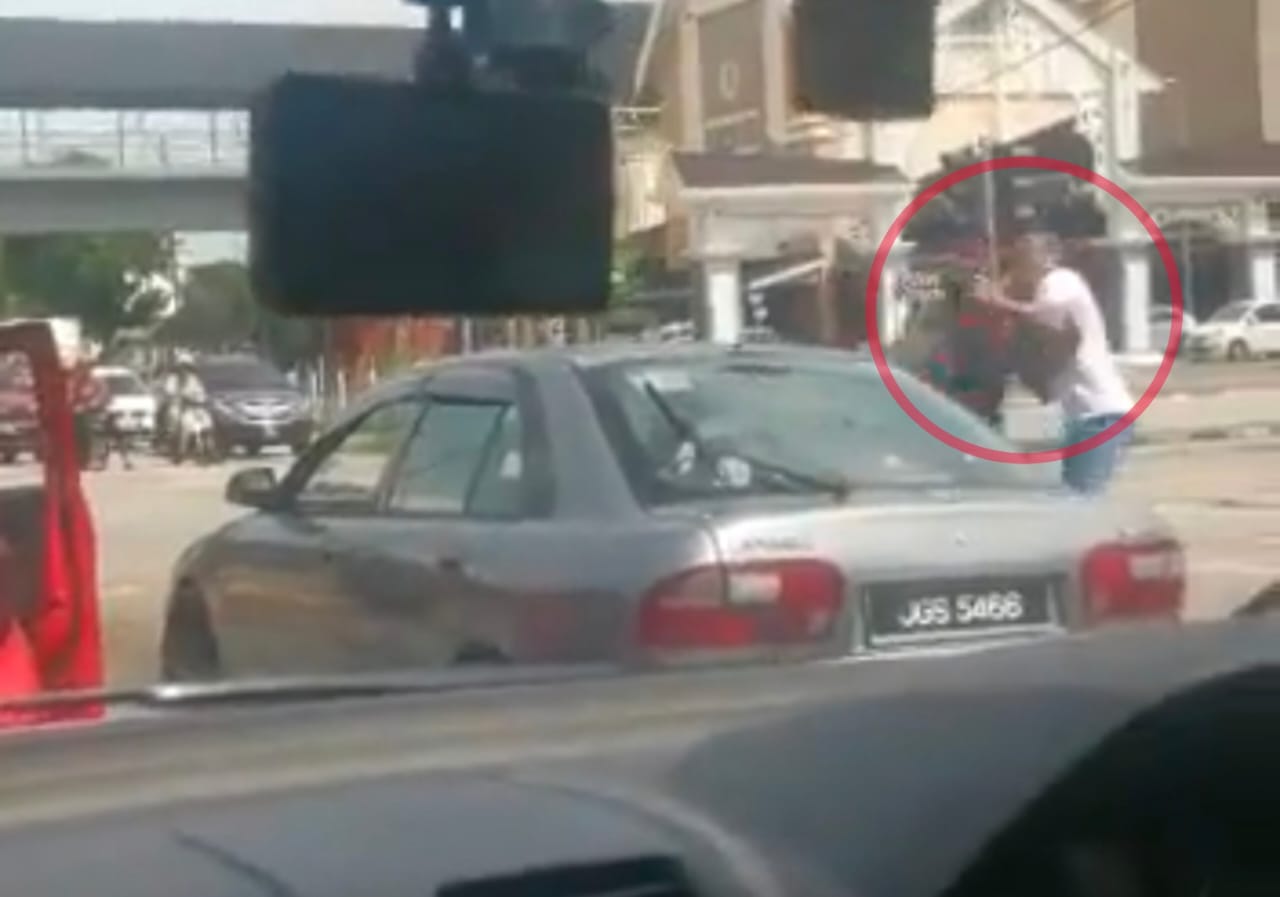 [VIDEO] Gaduh di lampu isyarat: Polis minta tampil bantu siasatan