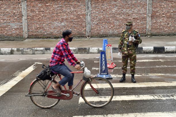 Polis, tentera kawal perintah berkurung di Bangladesh – Utusan Digital