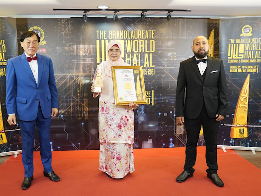 Jakim menerima The BrandLaureate World Halal BestBrands e-Branding Award 2021