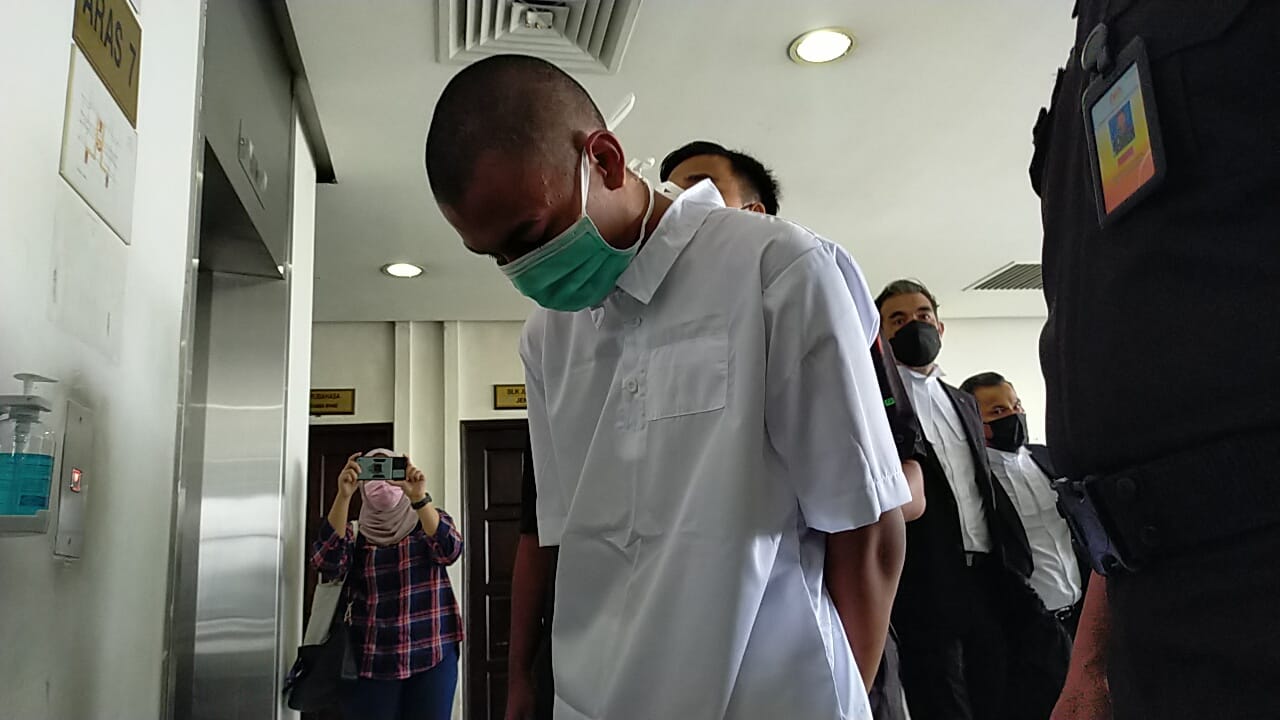 Pengadilan membatalkan hukuman penjara remaja ‘mayat’