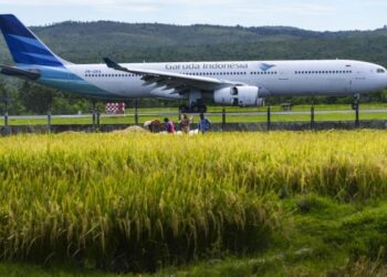 GARUDA akan mengumumkan beberapa langkah penjimatan bagi mengimbangi kerugian. – AFP