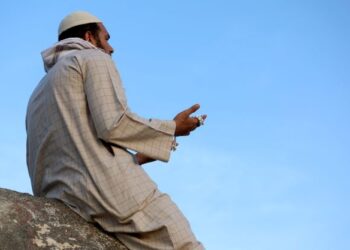 WUKUF hari Arafah dan doa mustajab khusus untuk jemaah haji yang berada di tanah suci manakala kita di sini disunatkan berpuasa dan turut berdoa kepada Allah SWT. – AFP