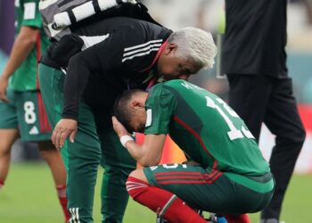 Pemain Mexico, Hector Moreno gagal mengawal perasaan setelah pasukannya tersingkir daripada Piala Dunia Qatar 2022 (AFP)