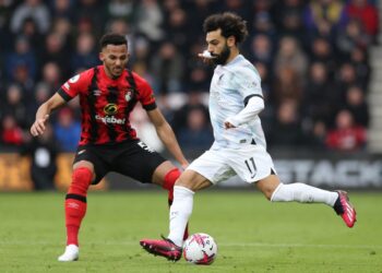 Penyerang Liverpool, Mohamed Salah gagal untuk menyempurnakan sepakan penalti ketika berdepan dengan Bournemouth dalam aksi Liga Perdana Inggeris (EPL) di Stadium Vitality sebentar tadi. (FOTO: AFP)