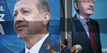 PUSINGAN kedua pilihan raya Presiden Turkiye menyaksikan Recep Tayyip Erdogan bersaing dengan Kemal Kilicdaroglu. - AFP