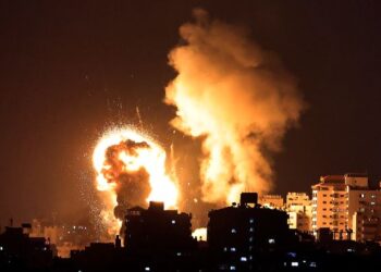 ISRAEL melancarkan serangan udara di semenanjung Gaza sehingga mengorbankan nyawa penduduk Palestin. -AFP