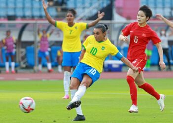 Marta meledak dua gol ketika membantu Brazil menewaskan China 5-0 dalam aksi pembukaan Sukan Olimpik Tokyo 2020.