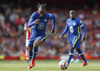 Michy Batshuayi dipinjamkan ke Besiktas selepas kehadiran Romelu Lukaku di Chelsea.