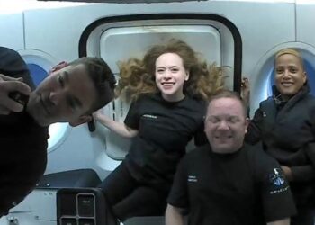 KRU Inspiration4 (dari kiri) Jared Isaacman, Hayley Arceneaux, Christopher Sembroski dan Sian Prostor. - AFP