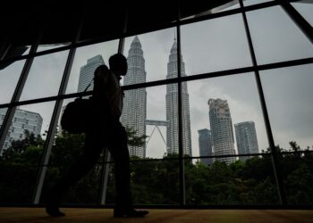 EKONOMI Malaysia lebih kukuh apabila berkembang kepada 8.9 peratus bagi suku kedua 2022. - GAMBAR HIASAN