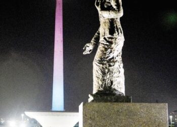 PADA 21 April setiap tahun, Indonesia meraikan Hari Kartini sebagai memperingati perjuangan tokoh wanita, Raden Ayu Kartini. – AFP