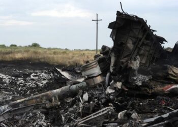 NAHAS MH17 pada Julai 2014 mengorbankan kesemua 298 penumpangnya selepas ditembak jatuh di wilayah Donetsk, Ukraine. - AFP