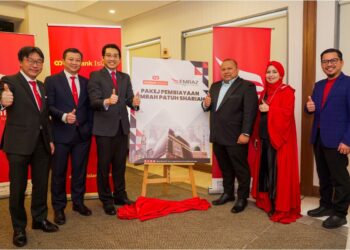 Kerjasama EMRAZ Travel & Tours dan AmBank Islamic memberi peluang kepada umat Islam untuk menunaikan umrah dan haji.
