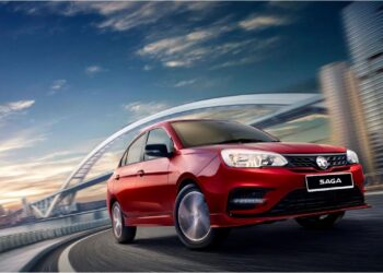 JUALAN kenderaan bermotor yang berkembang sebanyak 36.1 peratus, menyumbang kepada peningkatan nilai jualan perdagangan borong dan runcit Malaysia pada Februari 2023 berjumlah RM134.3 bilion. - GAMBAR HIASAN