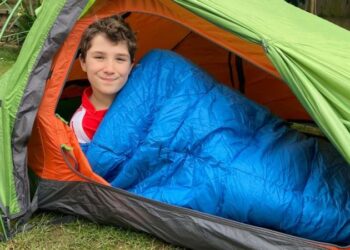 MAX Woosey  memulakan projek tidur di khemah sejak tahun 2020.-AGENSI