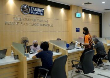 Sebagai tabung pendidikan utama negara, PTPTN sentiasa prihatin kepada para peminjamnya dengan mengambil pelbagai inisiatif membantu mereka. – GAMBAR HIASAN