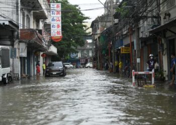 BANJIR melanda Bangkok pada November 2021. - PR BANGKOK
